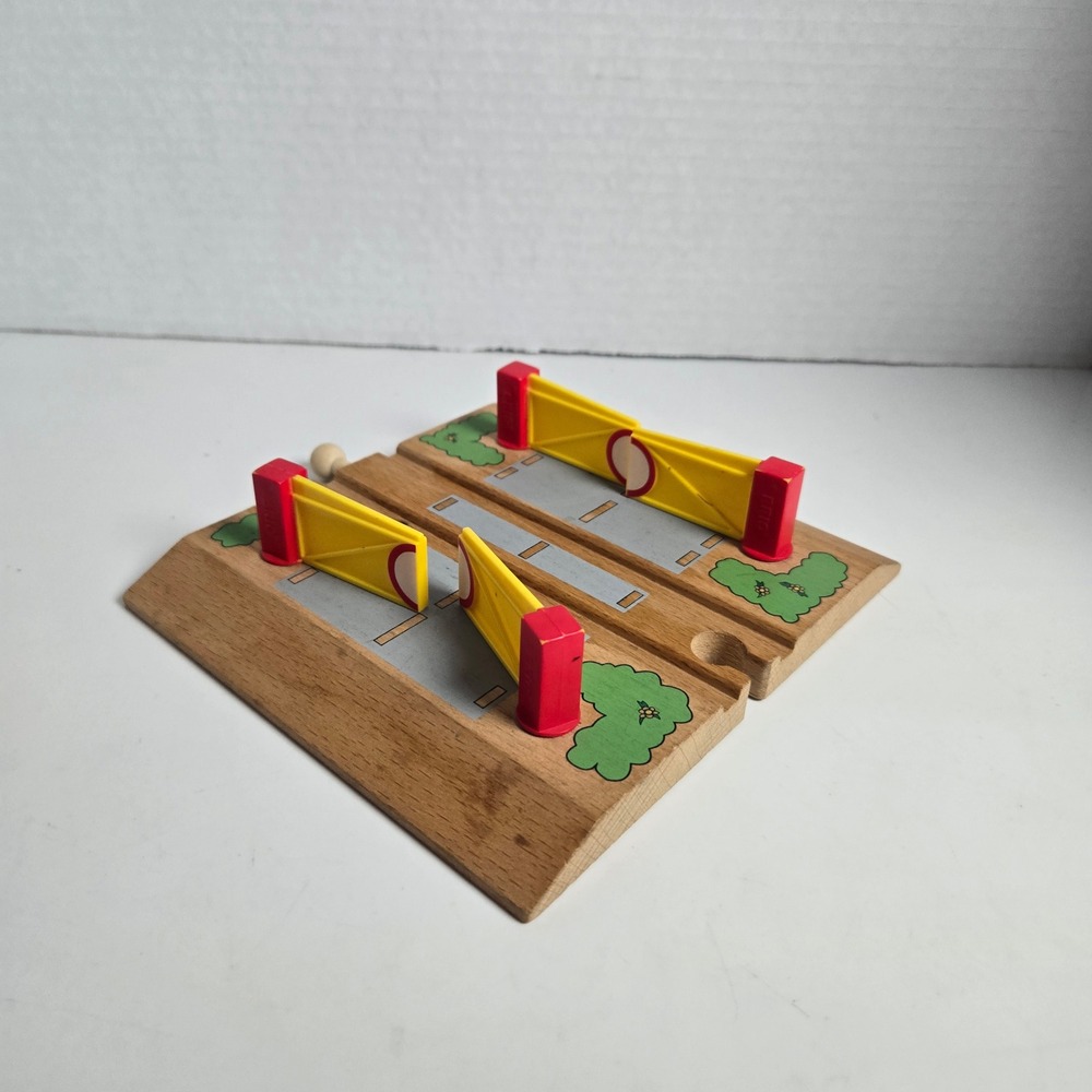 BRIO Wooden Railway Road Crossing Track with Gates Arms - Thomas & Friends Train - Picture 2 of 3